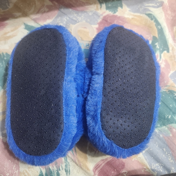 Toddler Boys Monster Slippers - Picture 4 of 4